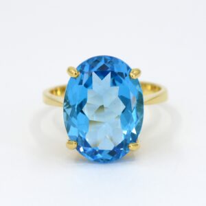 Prsten 6,54 g (topaz 11,64 ct)
